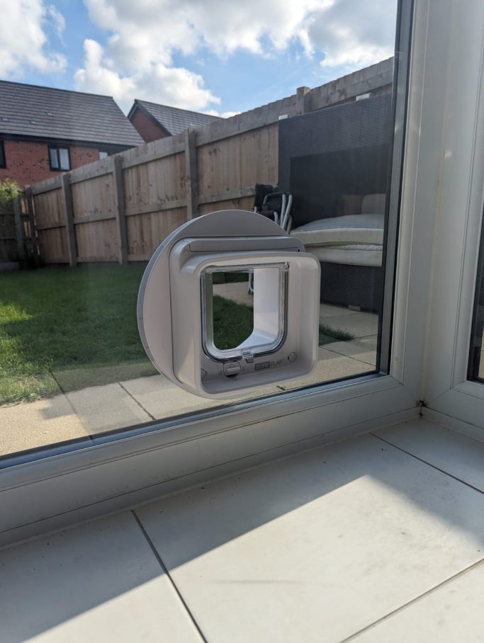 SureFlap Dual Scan Microchip Cat Flap into Glass Sure Flap Dual Scan Microchip Cat Flap into Glass